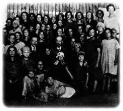 Janusz Korczak with children